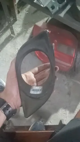 Acabamento Esquerdo do Farol Nissan Versa Antigo