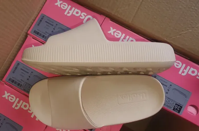 Chinelo Poofy