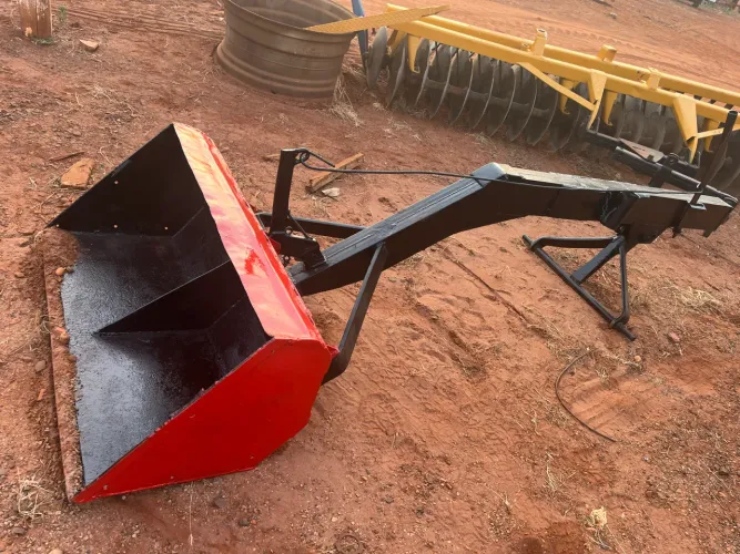 Concha traseira para trator usada 