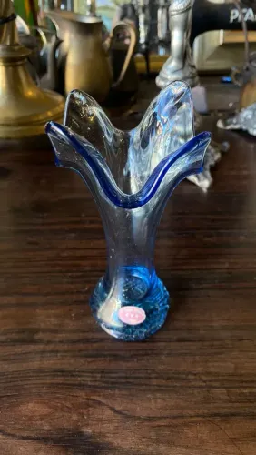 Pequeno vaso decorativo de cristal