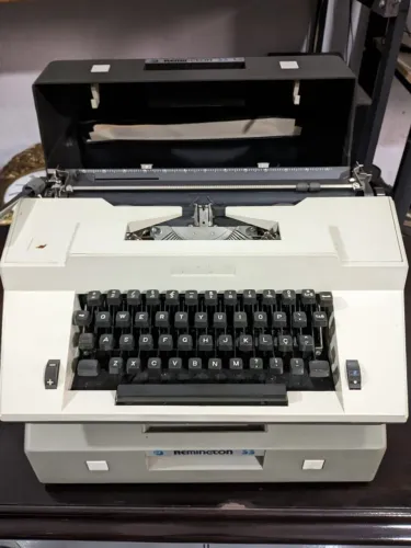 Máquina de Escrever Remington 33 funcionando perfeitamente