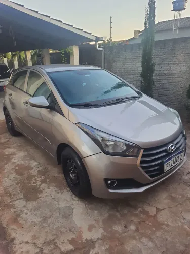 Vendo hb20 1.0 2018 completo Carro lacrado frente e mala .
