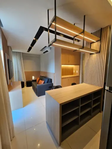 Studio sofisticado a poucos passos da praia 32m² decorado na Barra