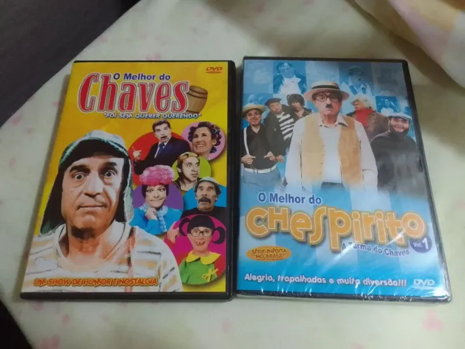 1 DVD do Chaves -  1 DVD Chespirito Original.