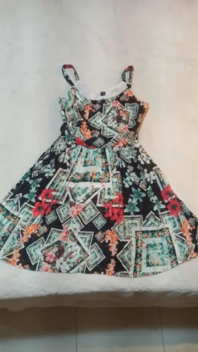 Vestido Floral com Estampa Única