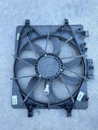 Eletroventilador Nissan March / VERSA com Defletor