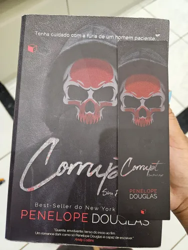 Livro Corrupt - Penelope Douglas