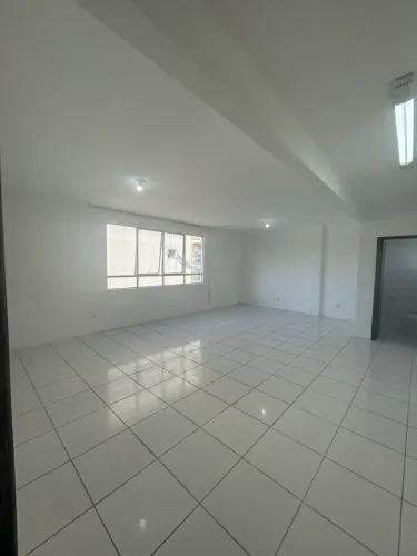 Ótimas Salas comerciais Avenida Getúlio Vargas 