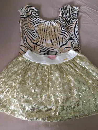 conjunto de saia com blusa