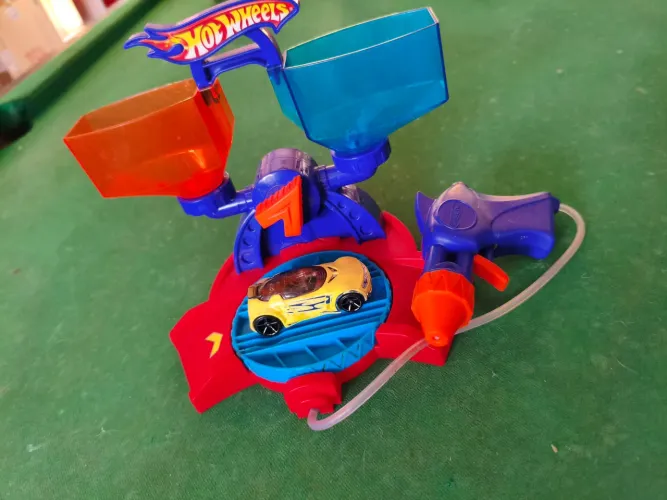 Hot Wheels - Lava rápido água quente/água fria