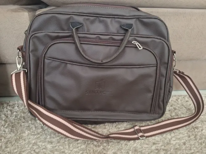 Pasta executiva nova marrom de corino, 6 divisorias, medidas 30x45x10cm