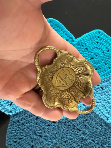 Peça em bronze antiga