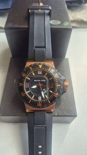 Relógio Michael Kors Pulseira em Silicone Preto Original 