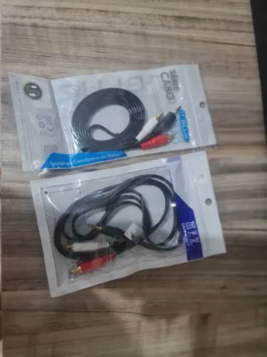Dois Cabos de Áudio RCA e P2