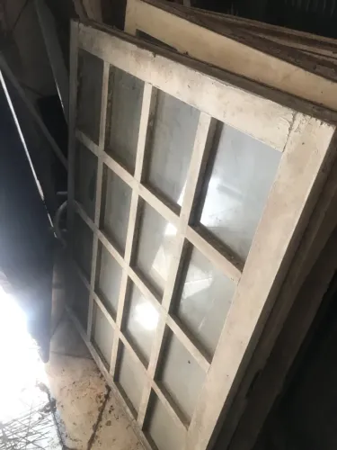 Janelas e portas de Madeira Estilo Colonial com Vidros