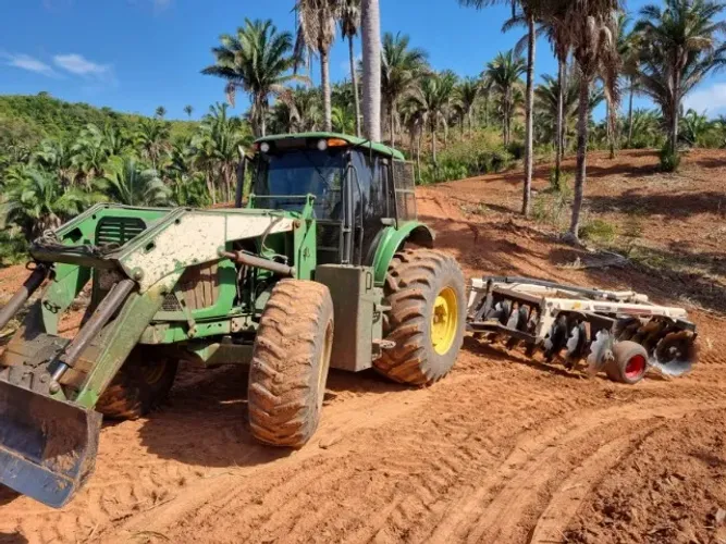 Trator John Deere 6170J ano 2019 com implementos