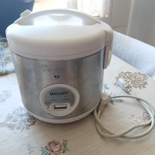 Vendo essa panelinha elétrica em ótimo estado 127v 