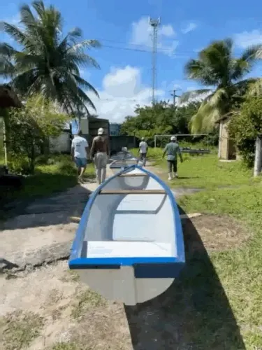 Canoa em fibra 6.mts 