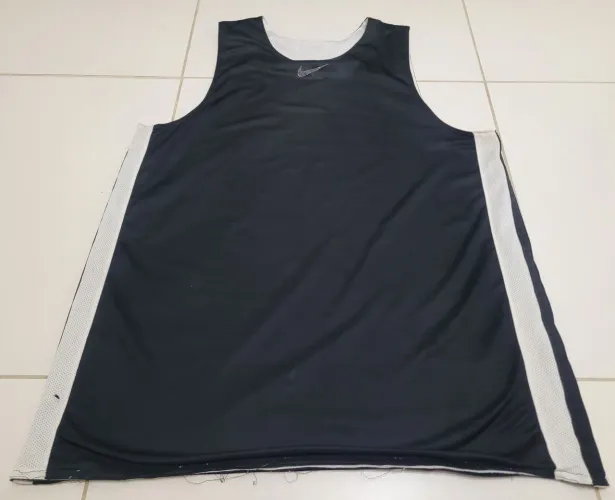 Camisa regata Basquete Nike double face preta e branca