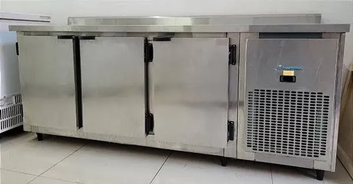 A. Balcão Refrigerado inox diversos tamanhos 