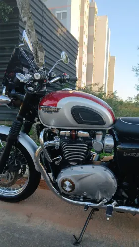 Vendo máquina 1200Cc BONNEVILLE T120 para amantes das clássicas.