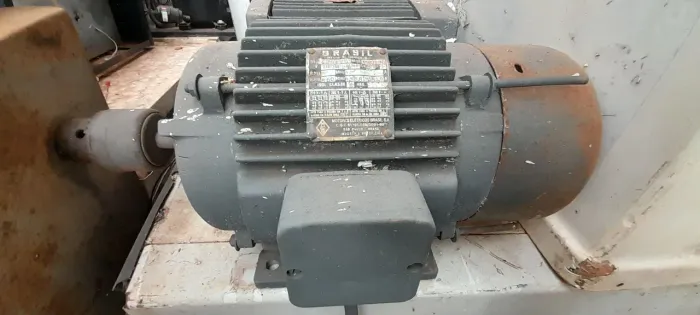 Motor elétrico trifásico 1.5 cv e 3 cv 