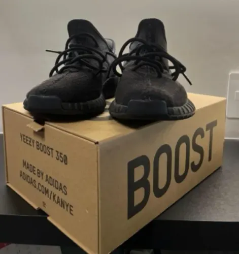 Yeezy 350 V2 Onyx - 43