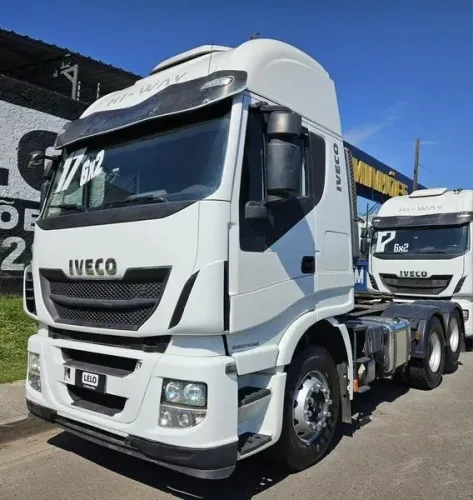 iveco hiway 440 6x2 Ano 17 Teto Alto Automático Suspensão Mola Geladeira Cama Grande
