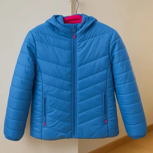 Jaqueta Azul com Capuz - Perfeita para o Inverno!