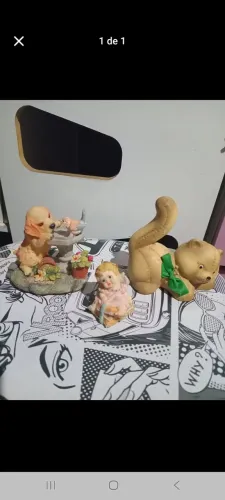 Enfeites em resina em bom estado