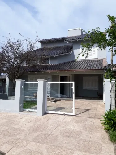 Alugo Casa com Piscina