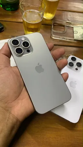 iPhone 15 Pro Max 