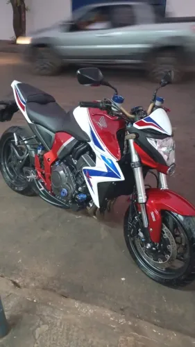 Vendo CB 1000r Ano 2015/2015
