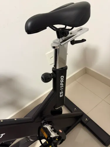Vende-se Bicicleta Ergométrica