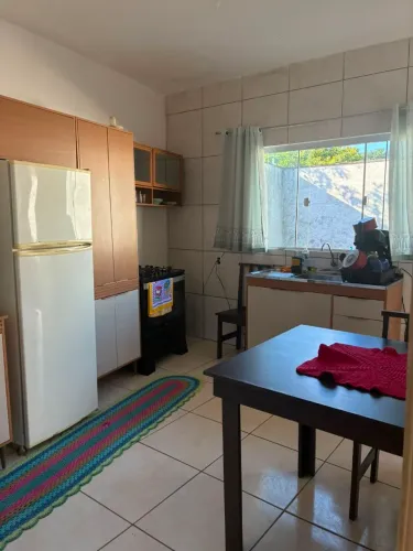 Alugo quarto no bairro itaum