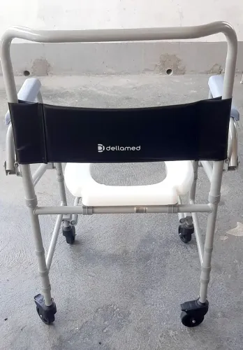Cadeira De Banho Dobrável Higienica Com Rodas Dellamed D30