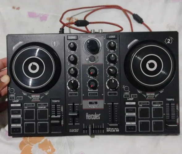 Vendo Controladora Hercules Impulse 200 MK1 Nova!(Leia a Descrição)<br>