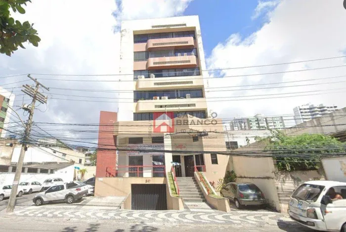 EMPRESARIAL 2000 Loja com 109,7m² (Térreo + Mezanino), disponível para venda na Pituba, S
