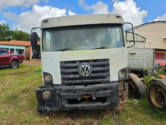 VW CONSTELLATION 24 280