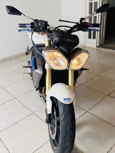 Triumph Street Triple 675 - Branca com Azul | 2014