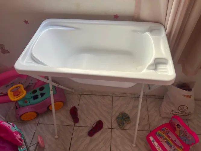 Banheira infantil com pé