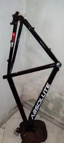 Vendo -se um Quadro da absolute Nero 5 preto 