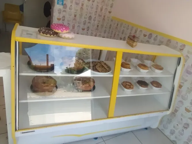 Expositor vitrine natural semi-novo