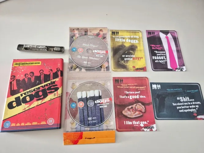 DVD Cães de Aluguel Tarantino edição especial lata de gasolina
