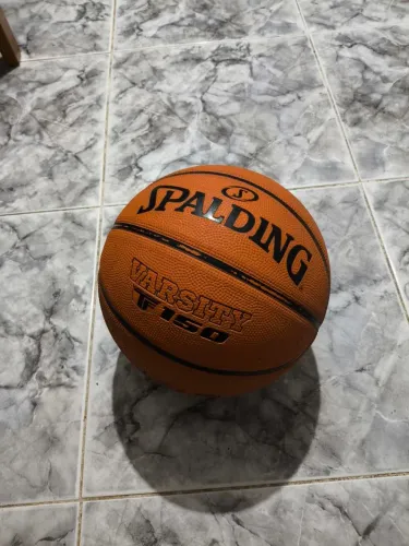 Bola Spalding Varsity tf 150 (usada algumas vezes))