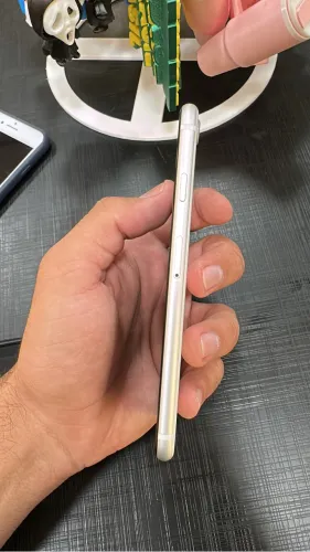 iPhone SE (Segunda Geração)