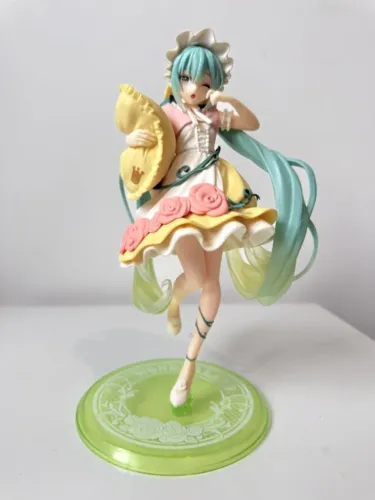 Figure Hatsune Miku vestido amarelo (TAITO ORIGINAL)