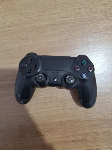 Controle PS4 Original DualShock 4 (Com Defeito: Não Carrega / Para Conserto ou Peças)