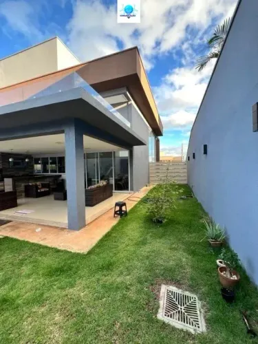 Casa em Condomínio 4 suítes para venda no Condomínio do Lago - Goiânia