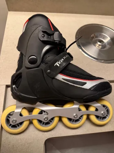 Patins traxart masculino (TAM 11 pé 42), usados 4 vezes.